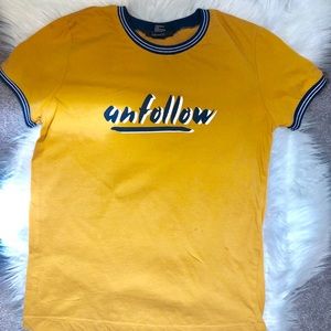 FOREVER21 Graphic T-Shirt “Unfollow” Size Small